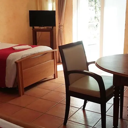 D Hotes La Cavaliere Bed & Breakfast