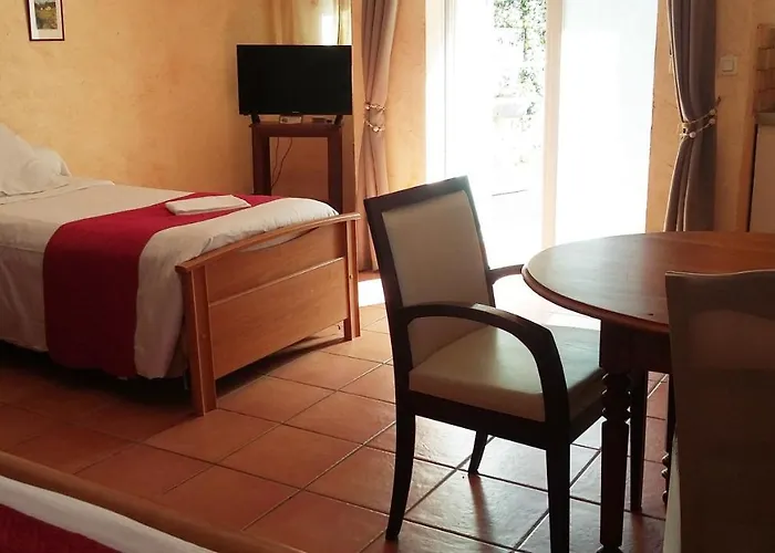 D Hotes La Cavaliere Bed & Breakfast